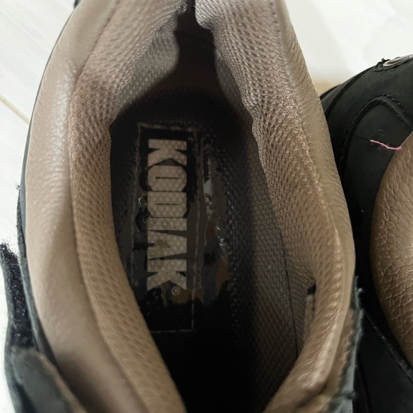 Like New Kodiak Women’s Steel Toed Shoes Size 7 CSA Approved - Picture 3 of 5